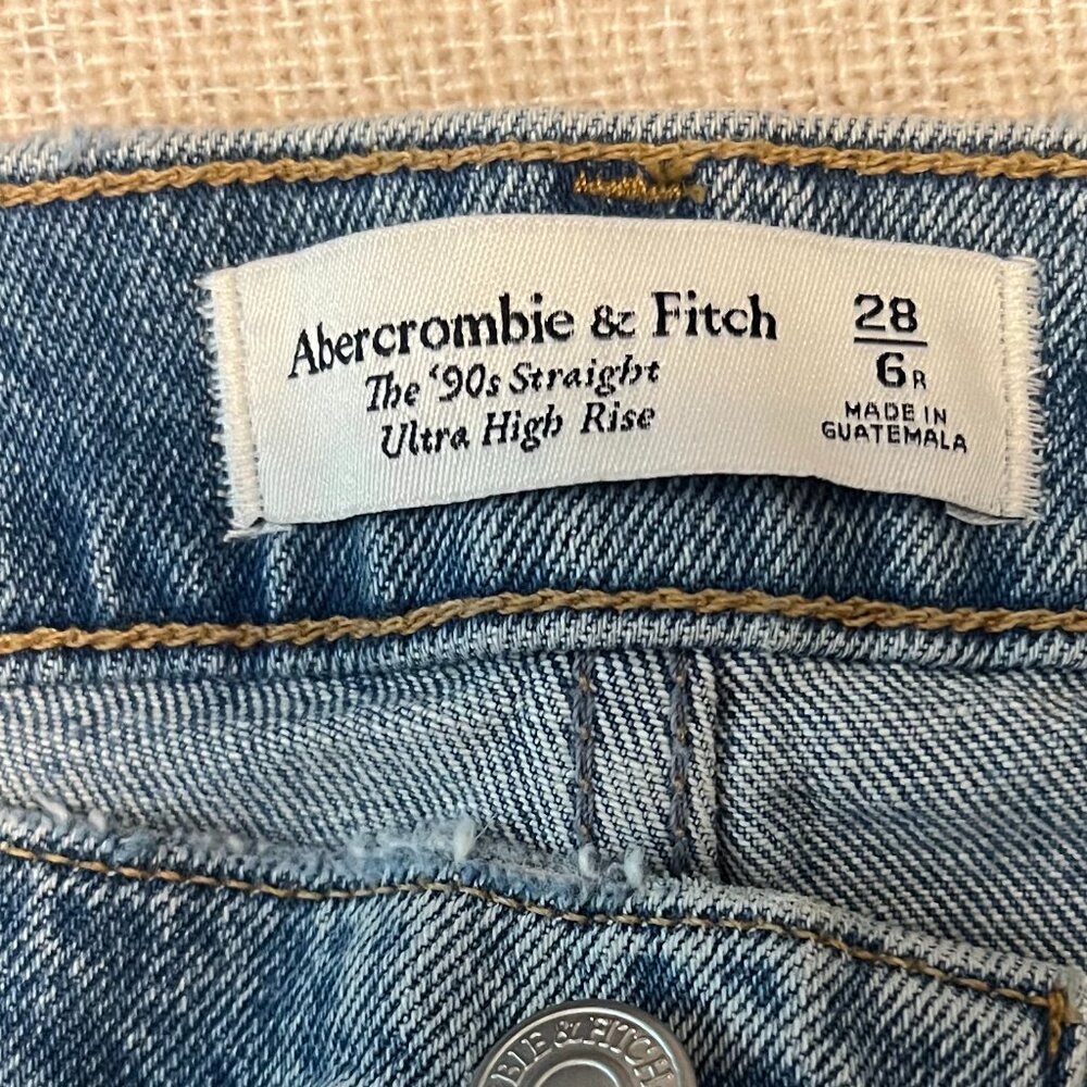 AF 90's Straight Ultra High Rise Jeans